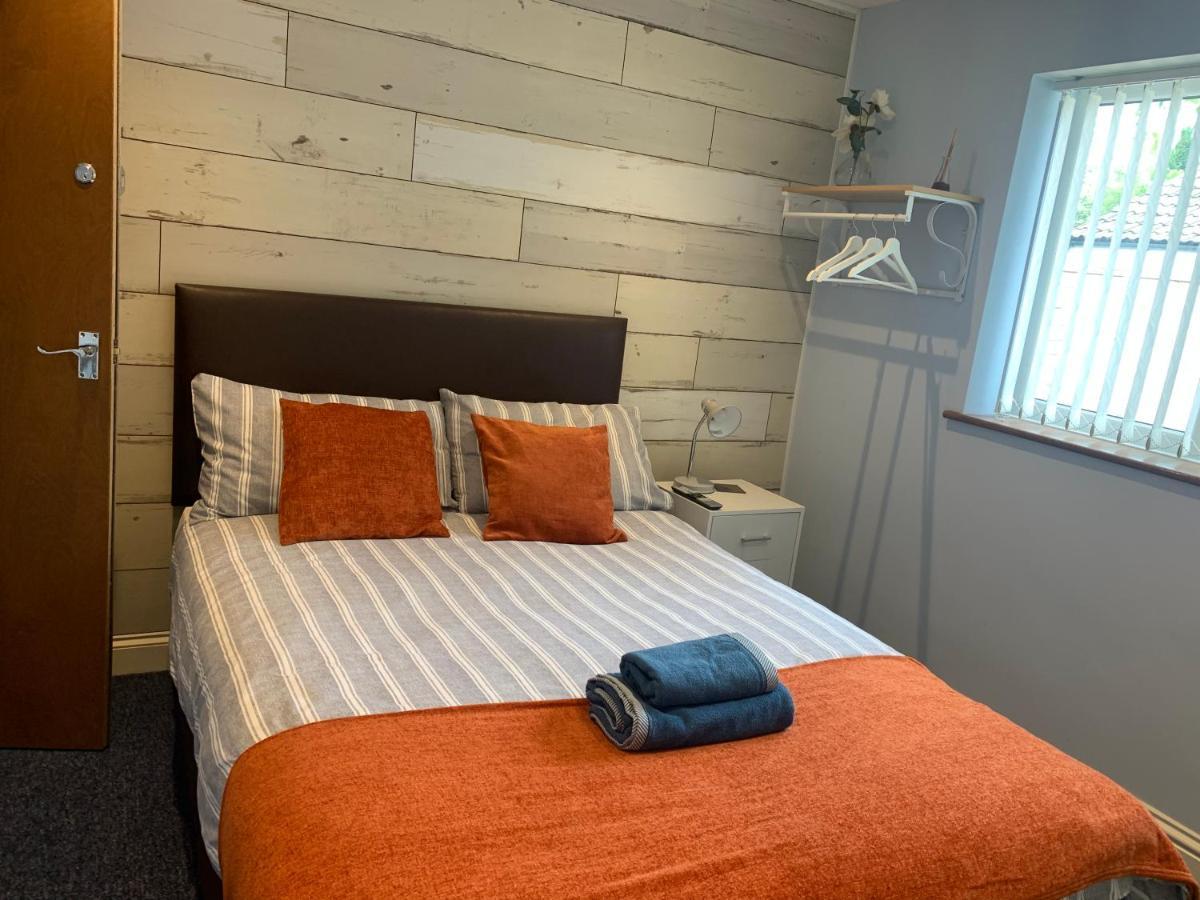 Maple Leaf Guest House Almondsbury Extérieur photo