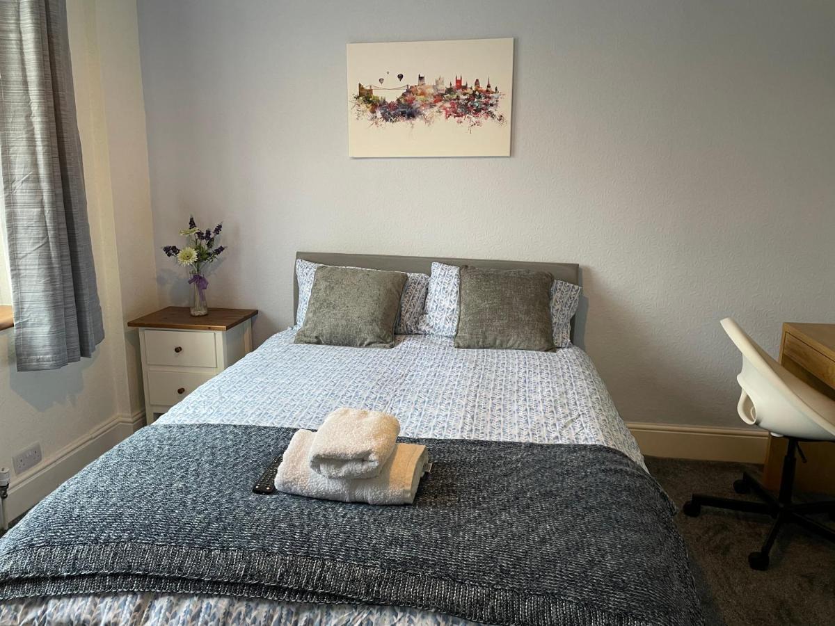 Maple Leaf Guest House Almondsbury Extérieur photo