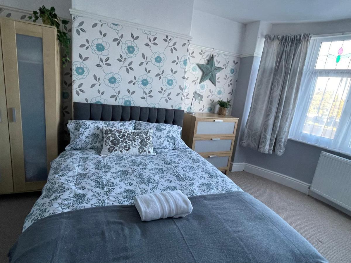 Maple Leaf Guest House Almondsbury Extérieur photo