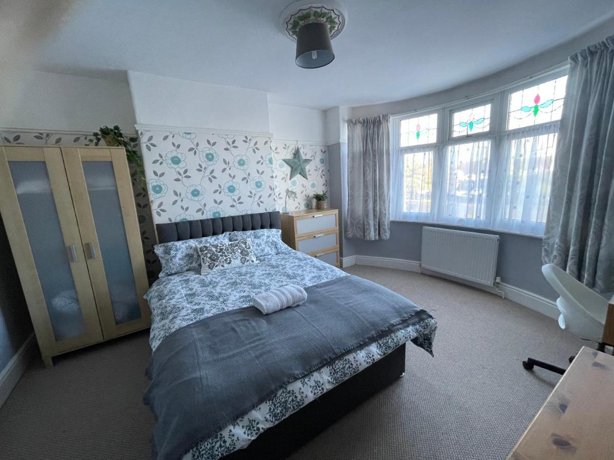 Maple Leaf Guest House Almondsbury Extérieur photo