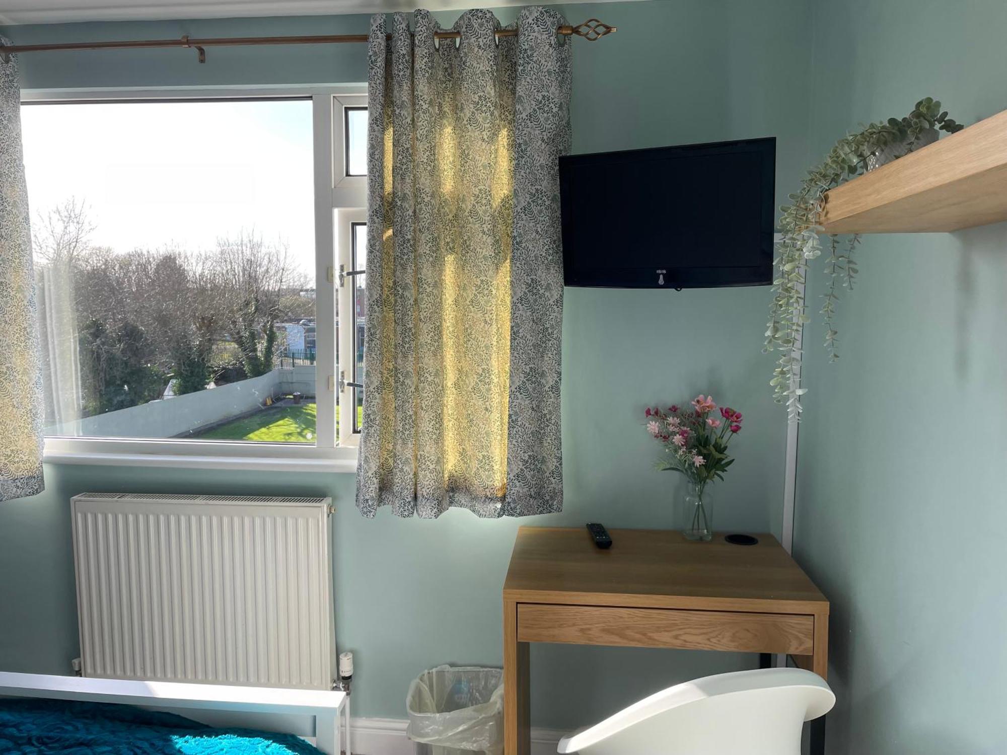 Maple Leaf Guest House Almondsbury Extérieur photo