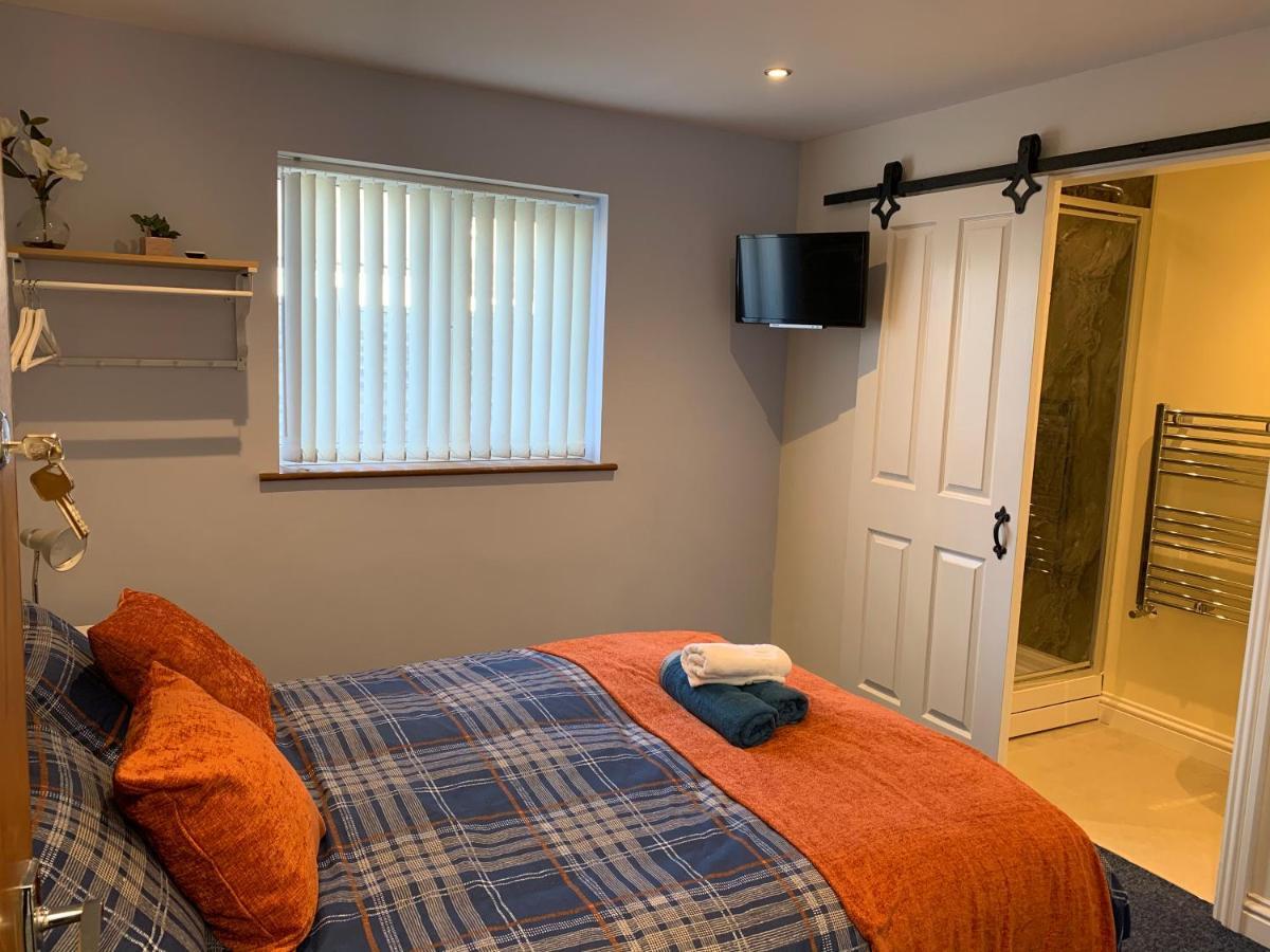 Maple Leaf Guest House Almondsbury Extérieur photo