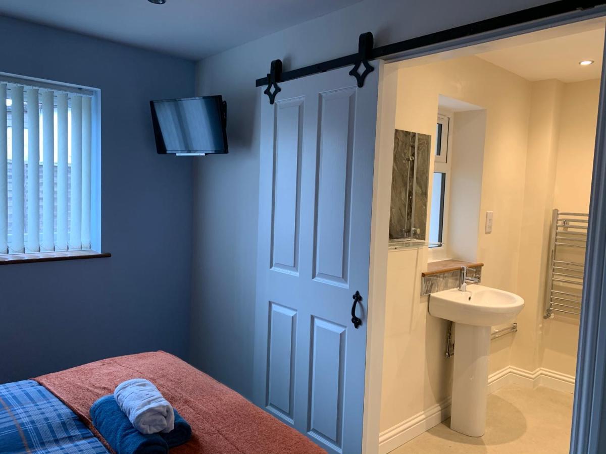 Maple Leaf Guest House Almondsbury Extérieur photo